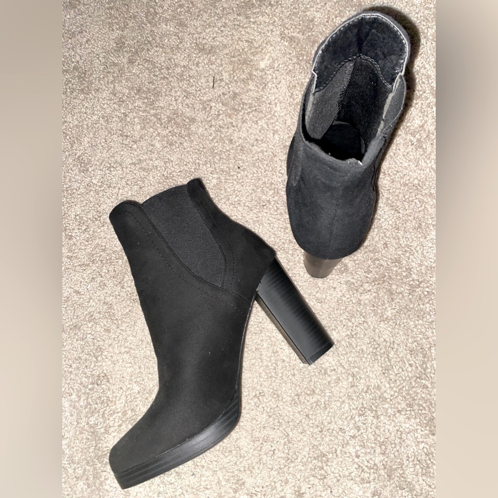 Heeled booties